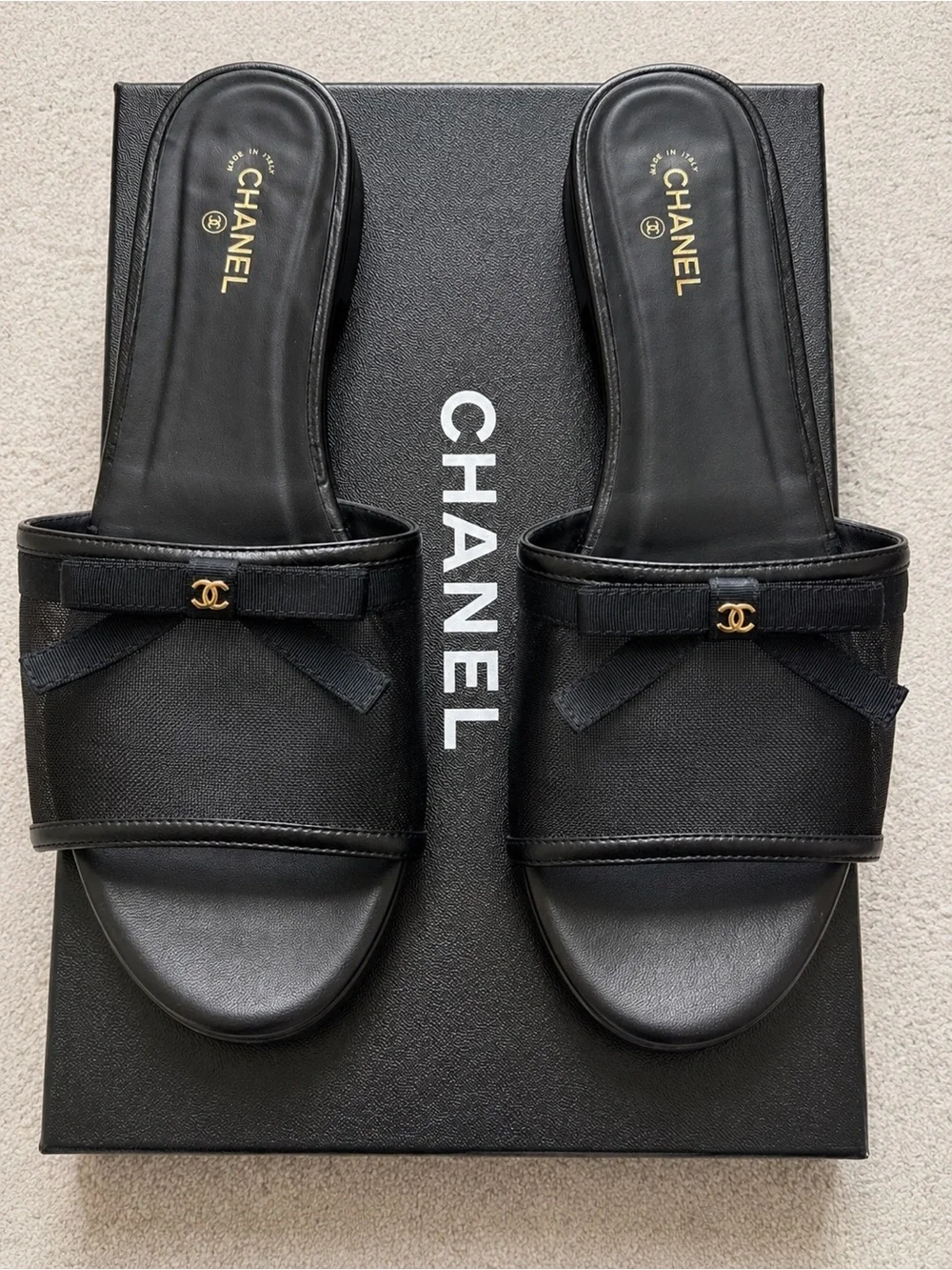 CHANEL Black Slide Sandals with Bow & Gold CC - Picture 1 of 1